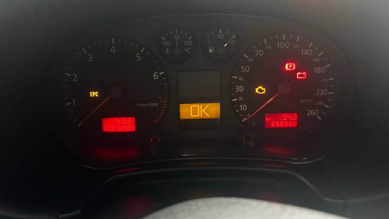 Audi A3 - фото 8