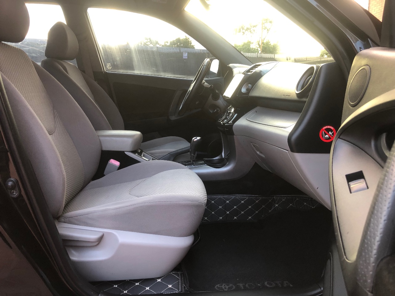 Toyota RAV4 - фото 17