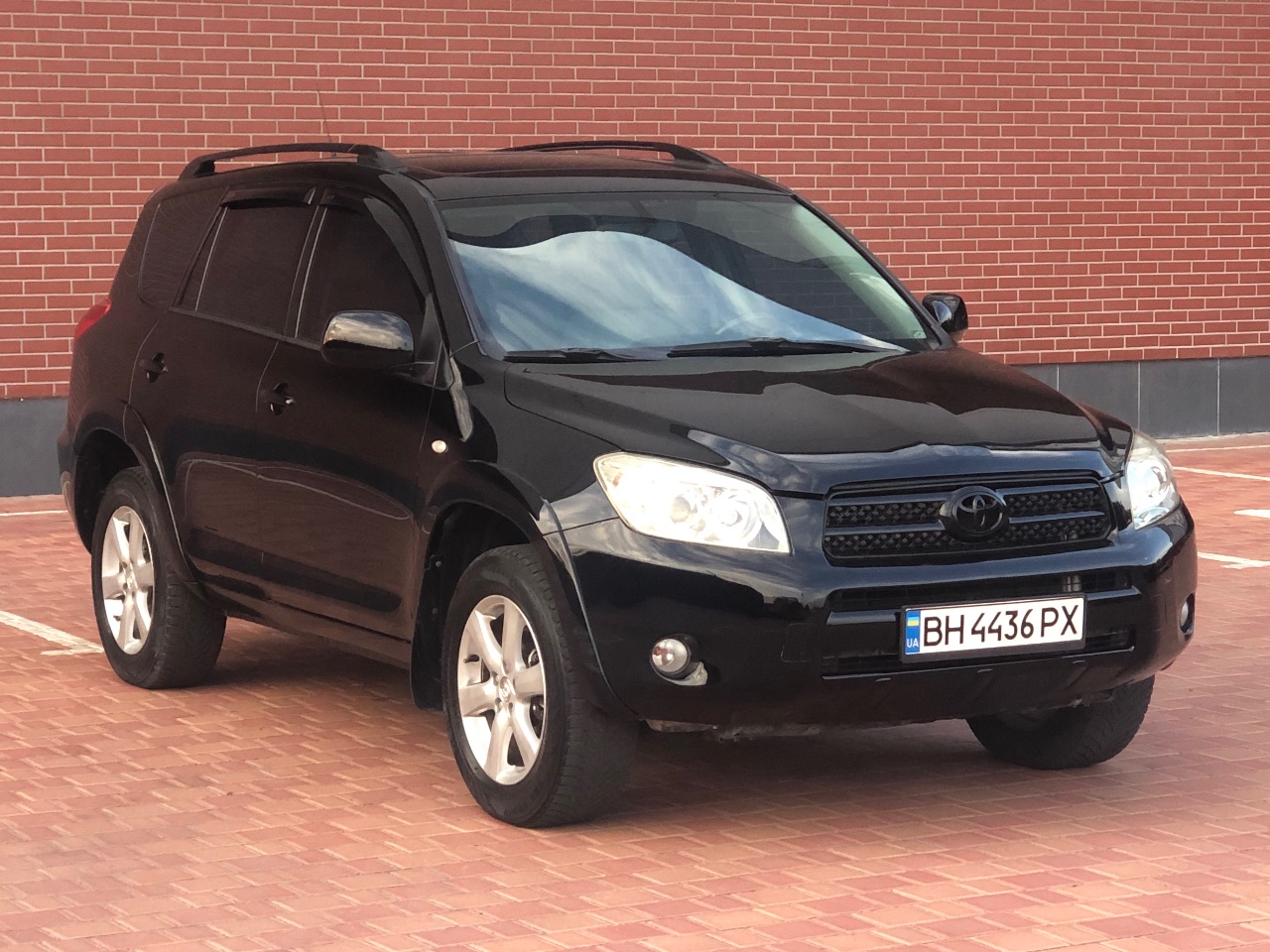 Toyota RAV4 - фото 3