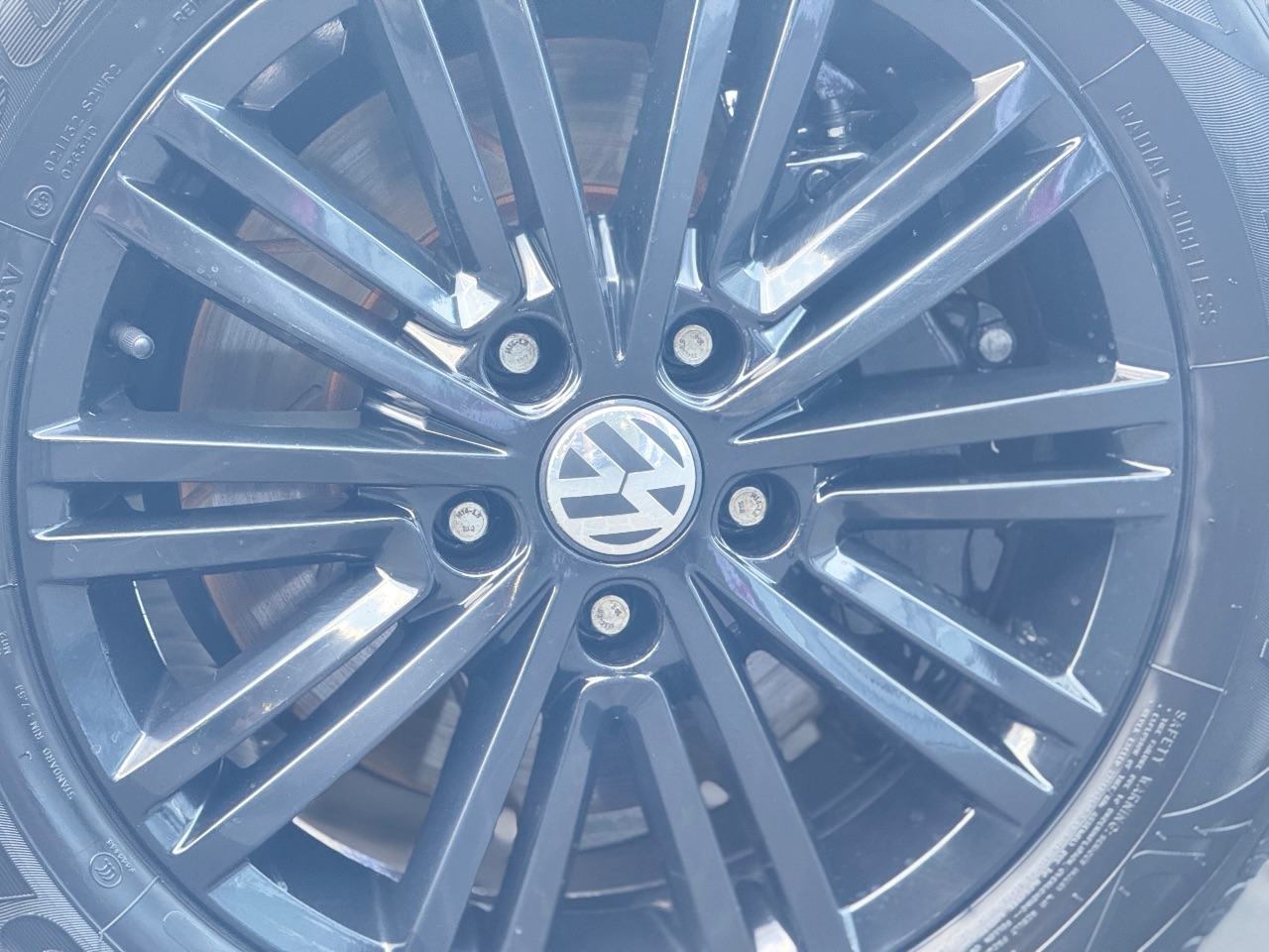 Volkswagen Multivan - фото 10