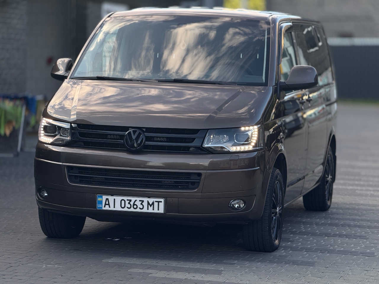 Volkswagen Multivan - фото 2