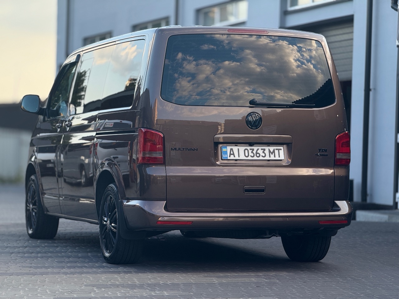 Volkswagen Multivan - фото 7