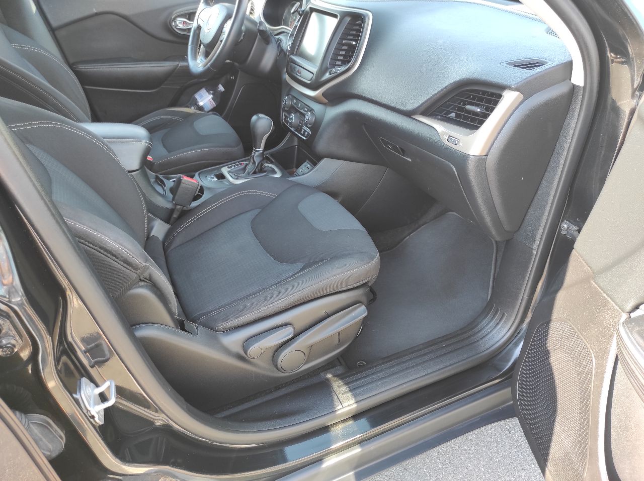 Jeep Cherokee - фото 58