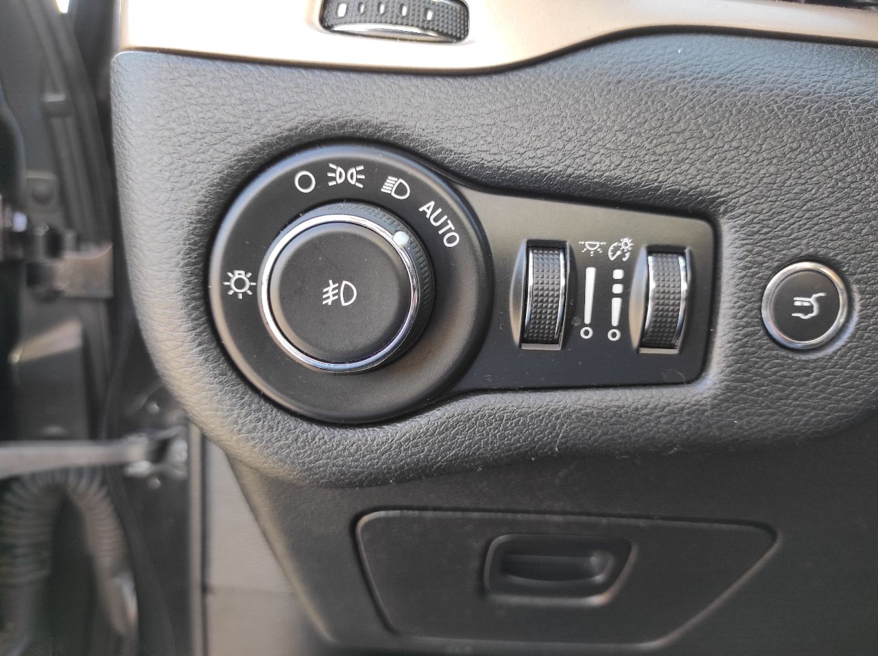 Jeep Cherokee - фото 27