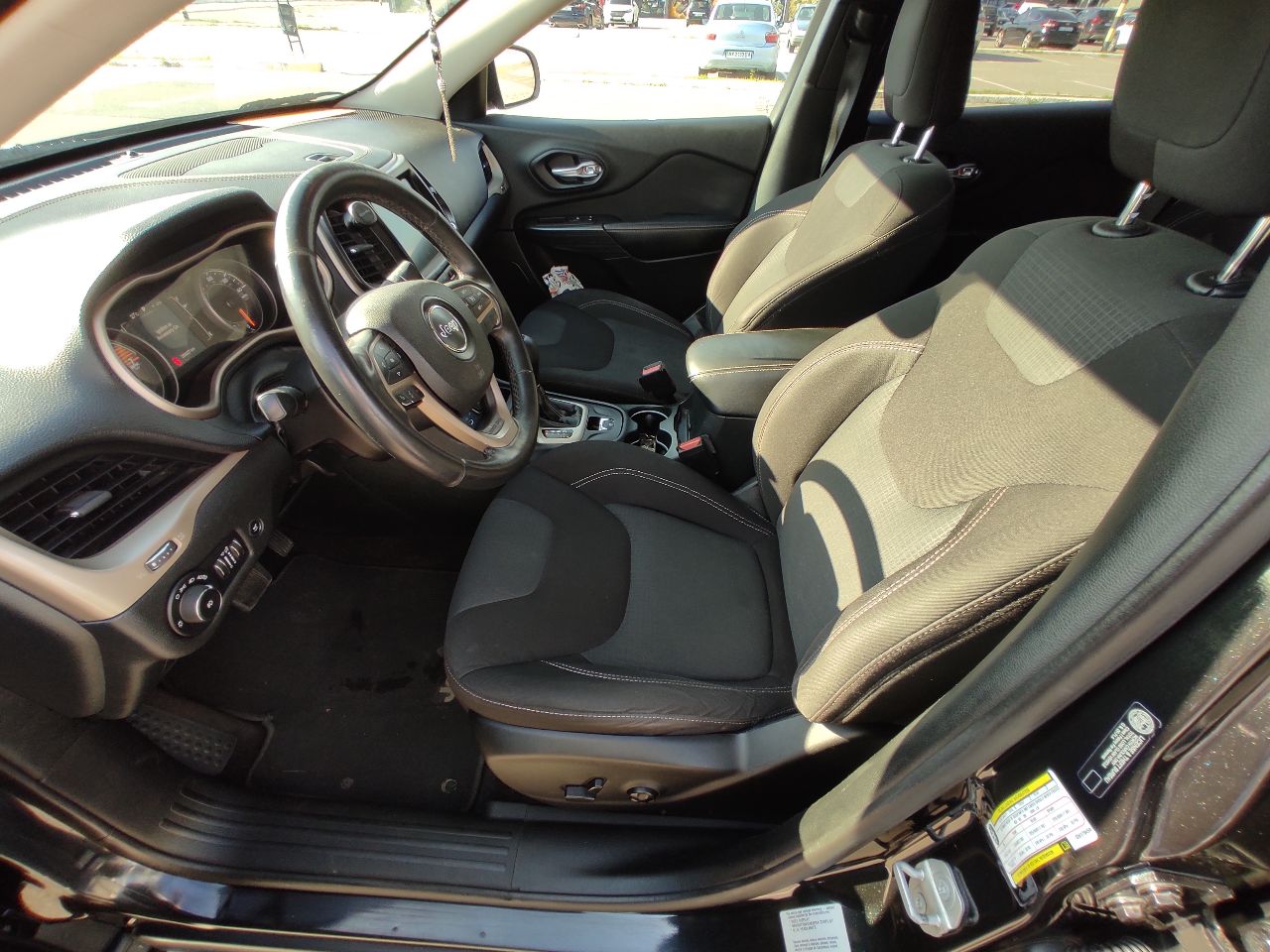 Jeep Cherokee - фото 28