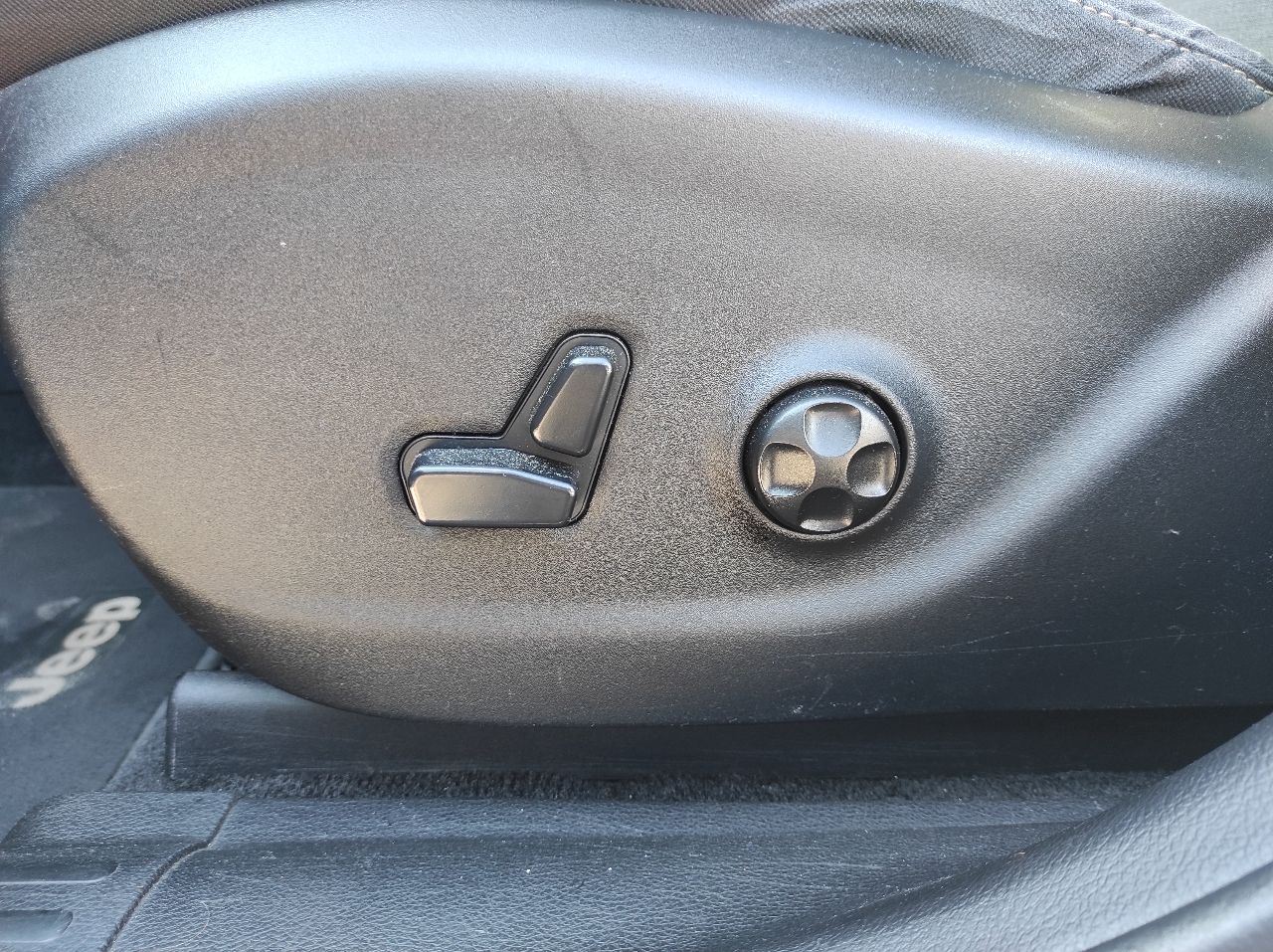 Jeep Cherokee - фото 26