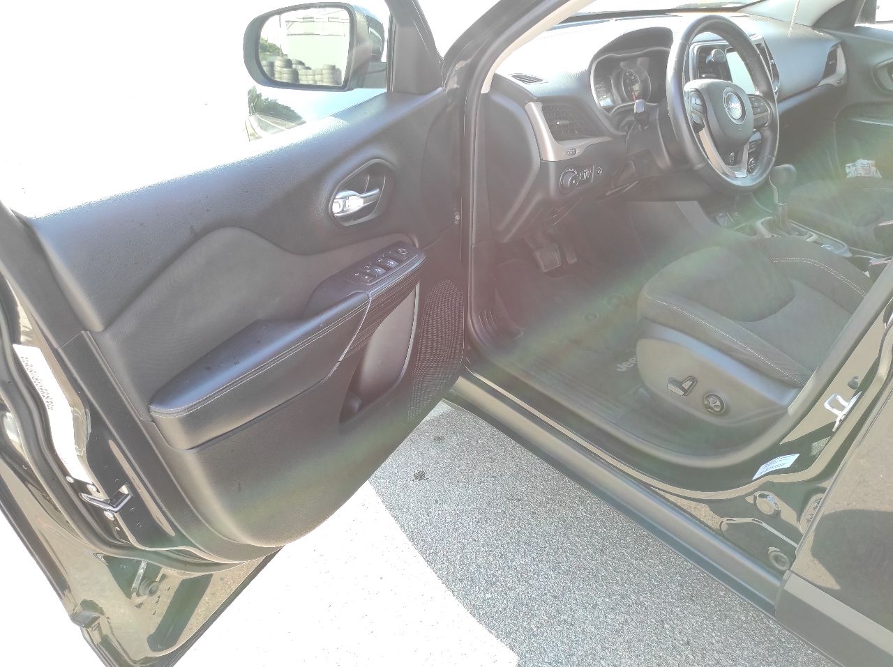 Jeep Cherokee - фото 24