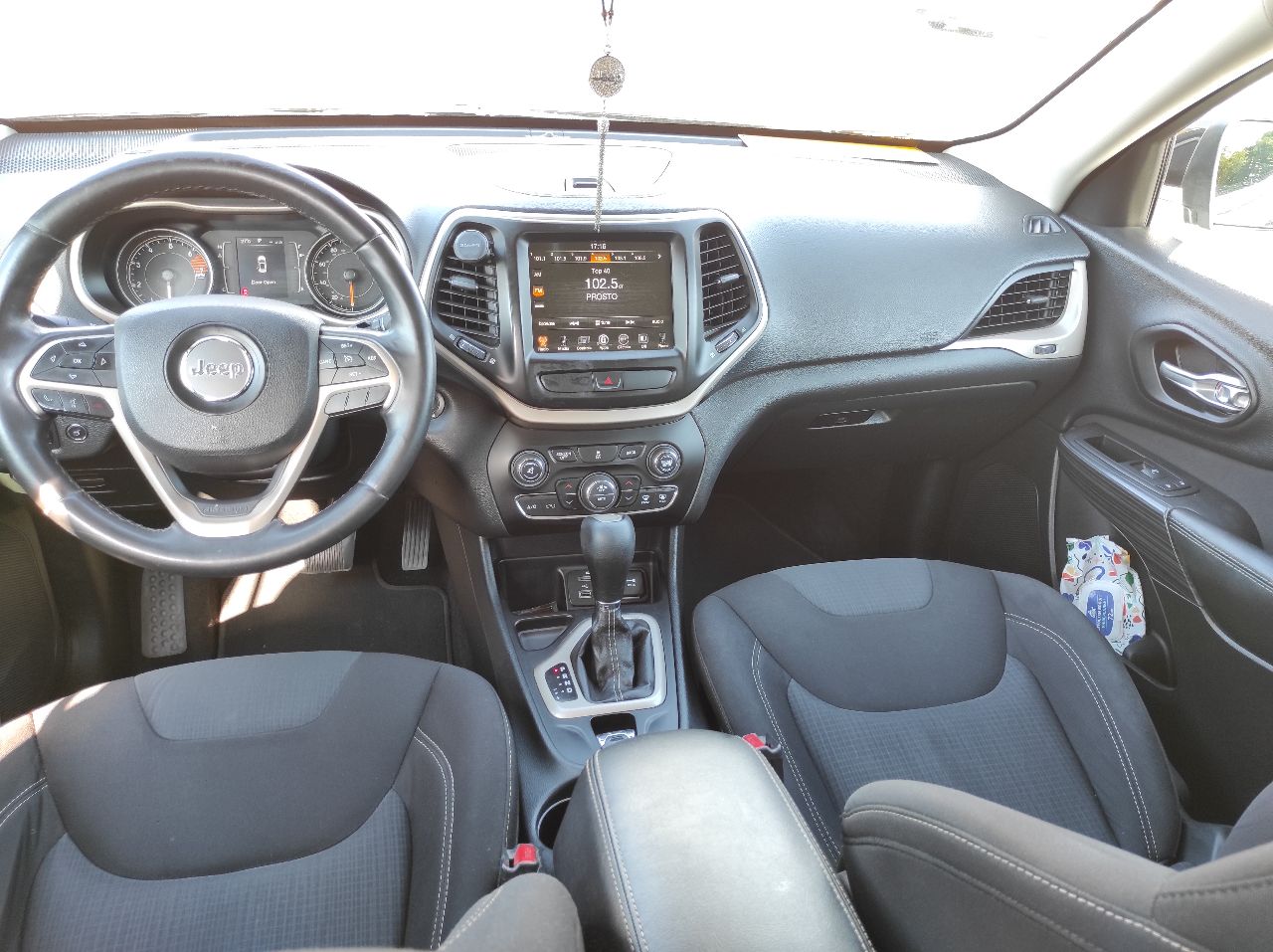 Jeep Cherokee - фото 37