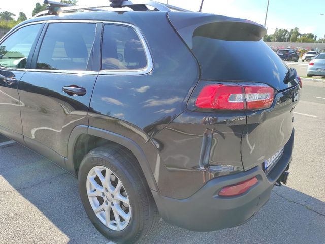 Jeep Cherokee - фото 3