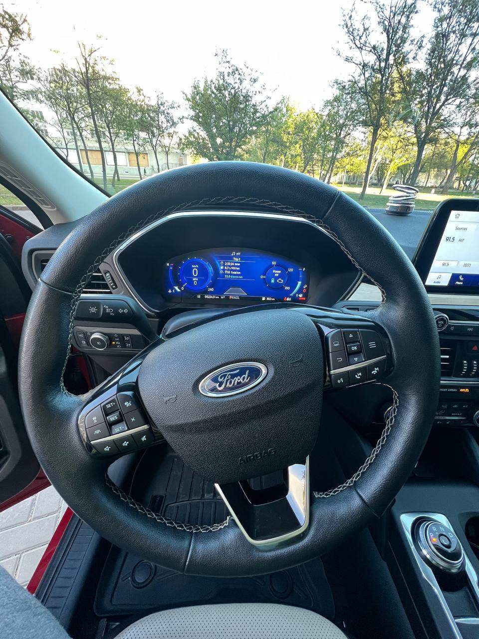 Ford Escape - фото 16