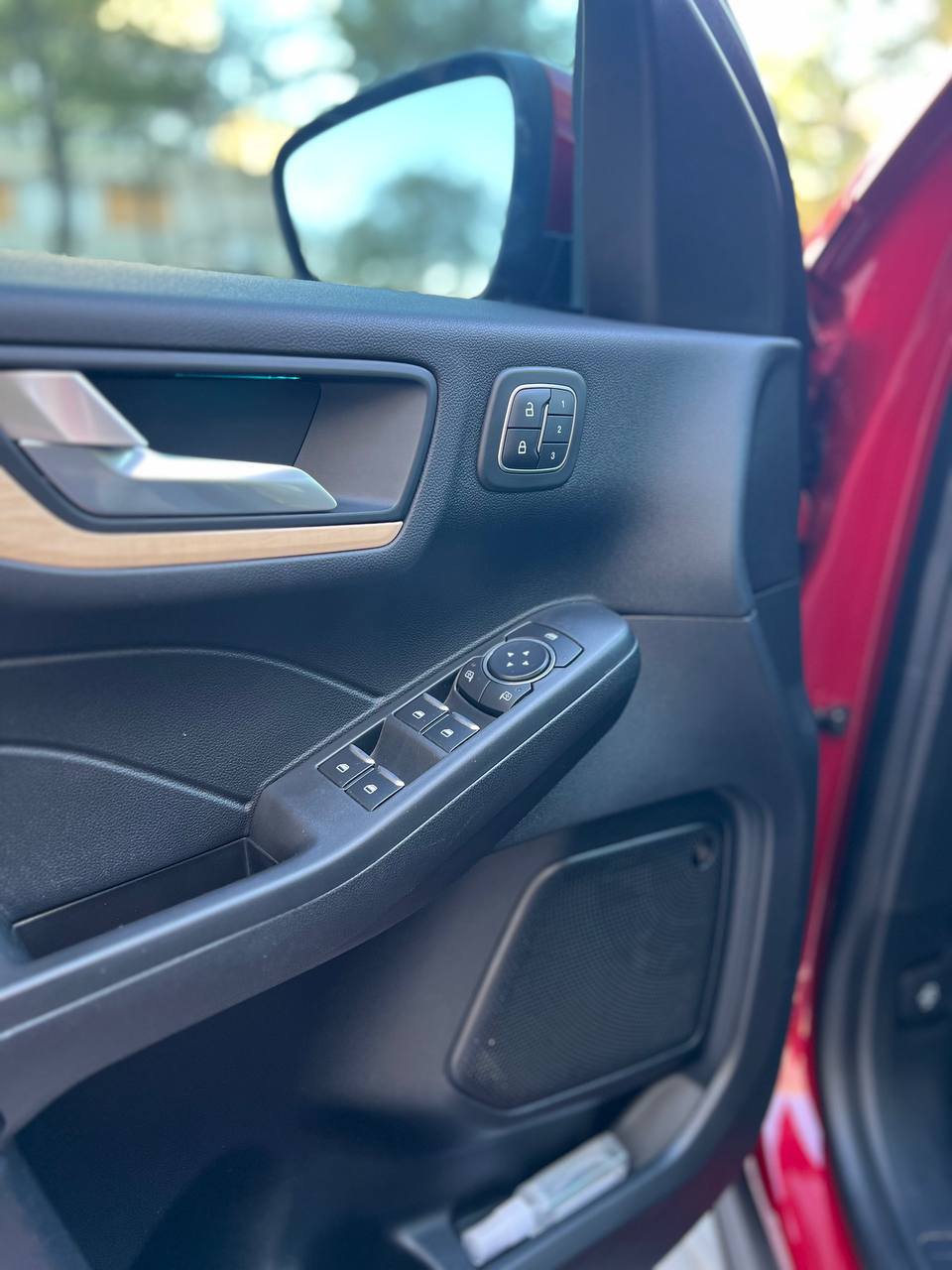 Ford Escape - фото 14