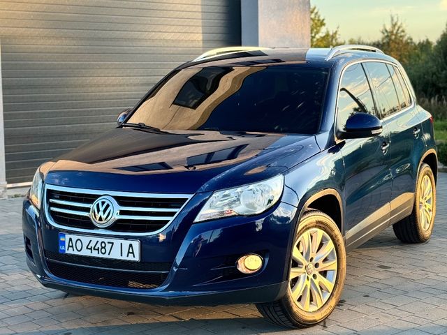 Volkswagen Tiguan - фото 1