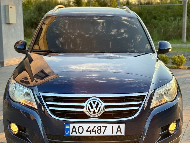 Volkswagen Tiguan - фото 2