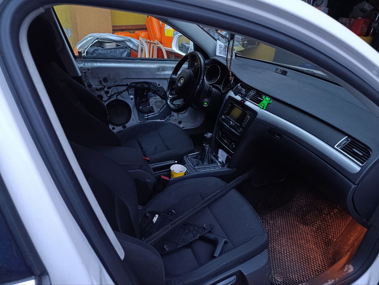 Skoda Superb - фото 14