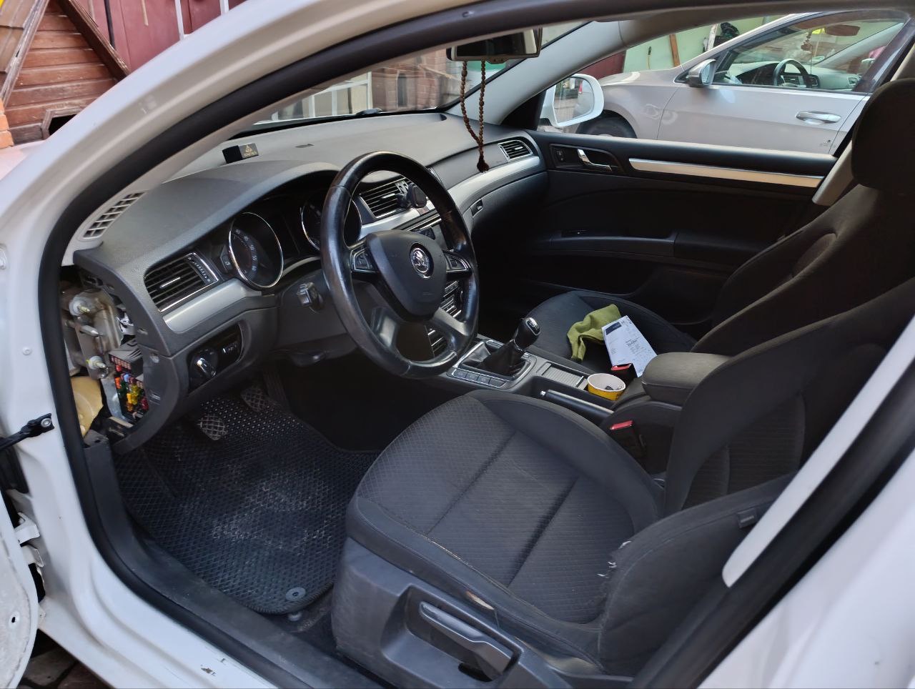 Skoda Superb - фото 12