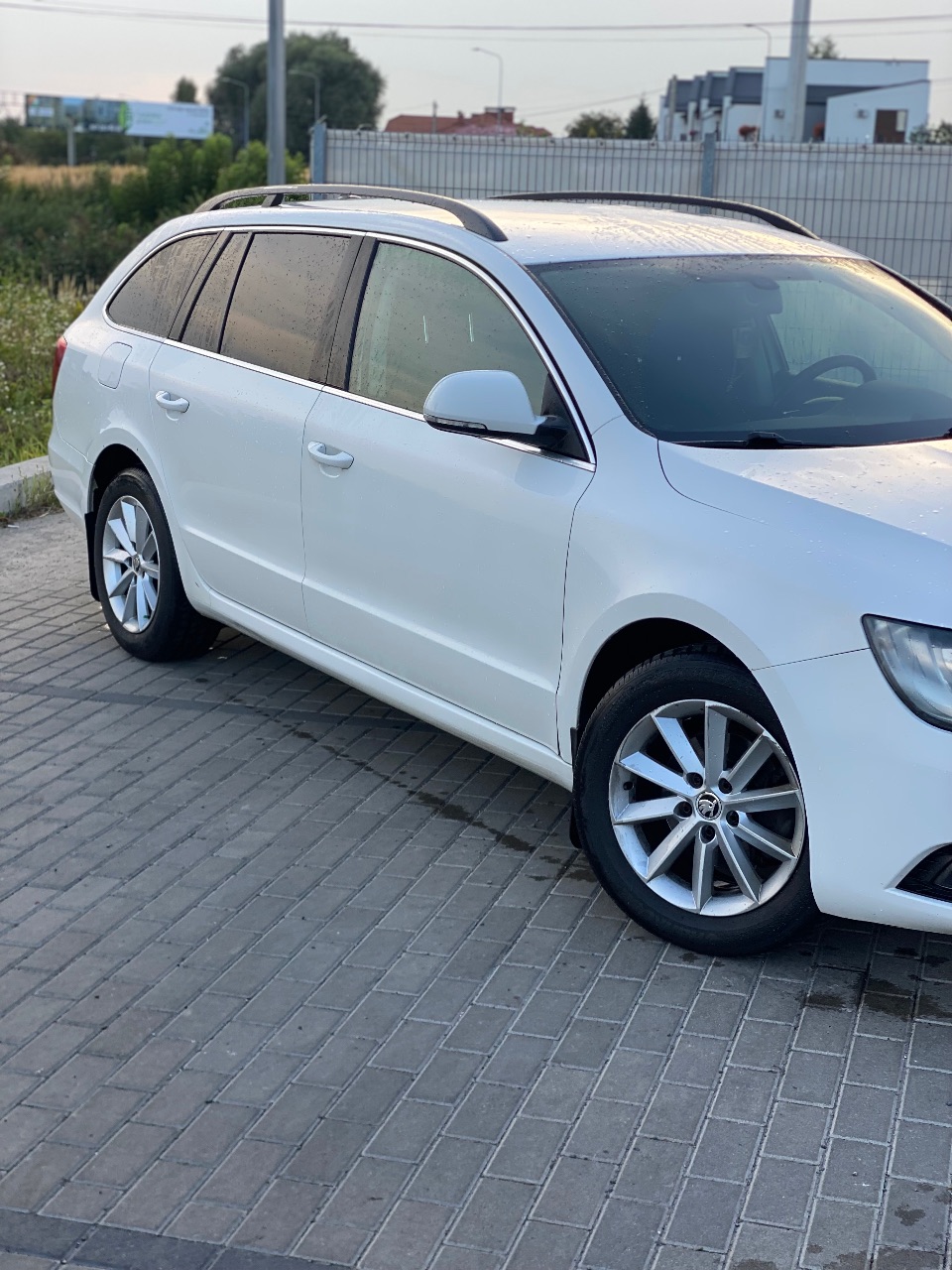 Skoda Superb - фото 2