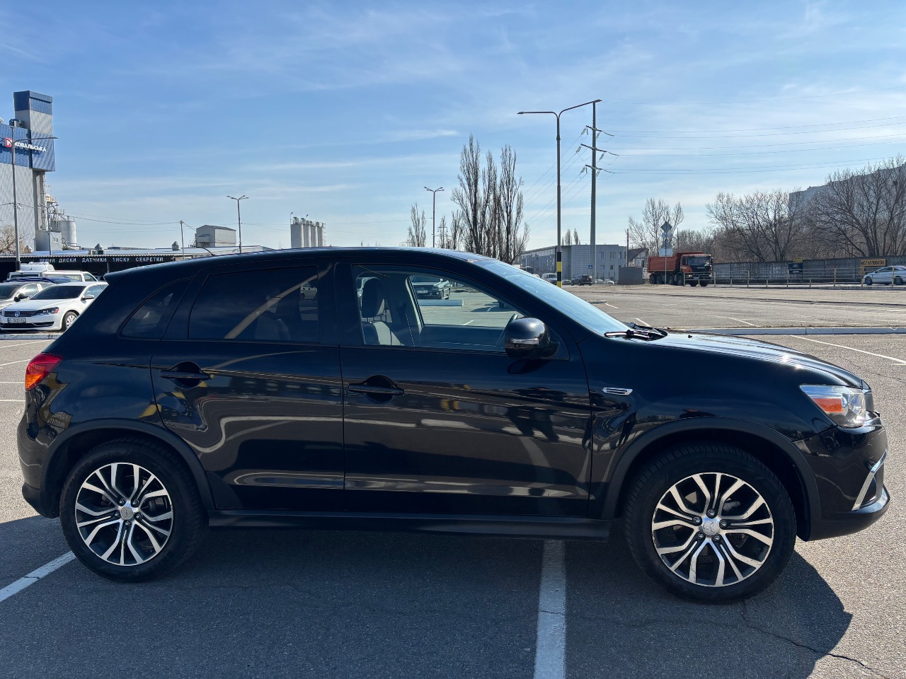 Mitsubishi Outlander Sport - фото 6