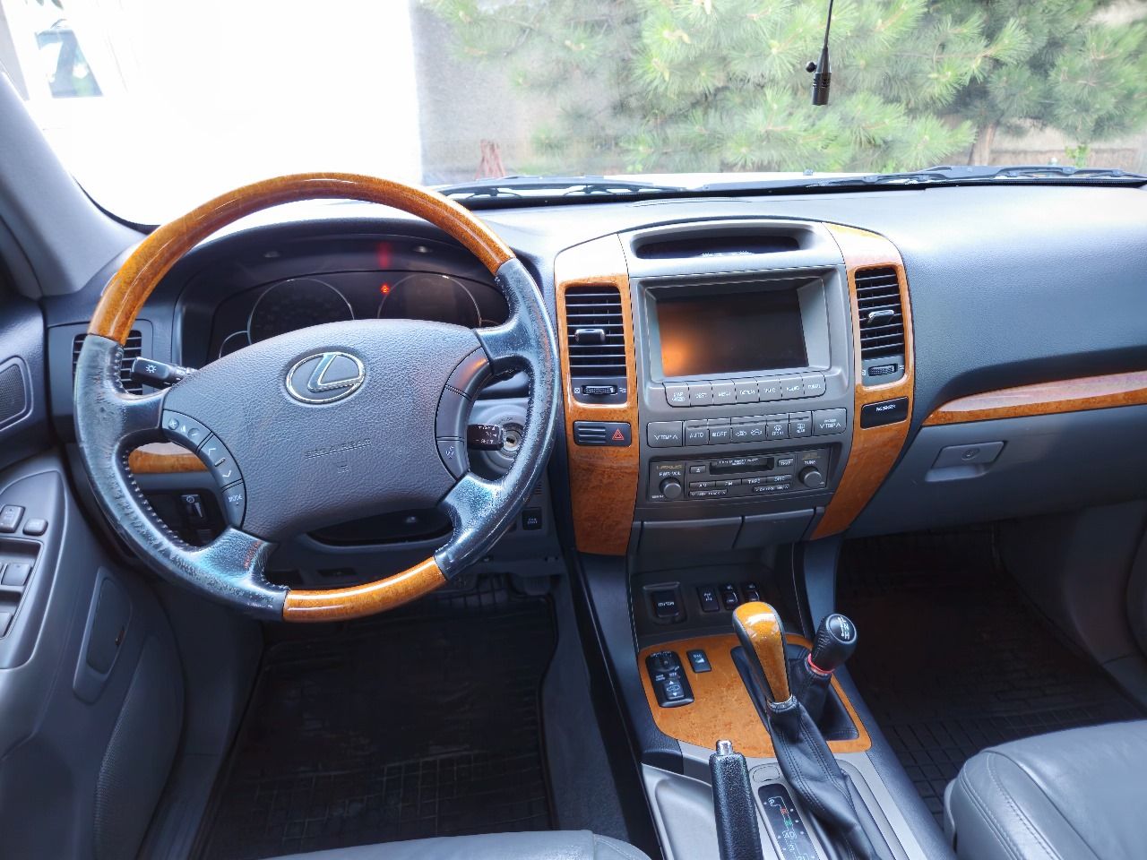 Lexus GX - фото 11