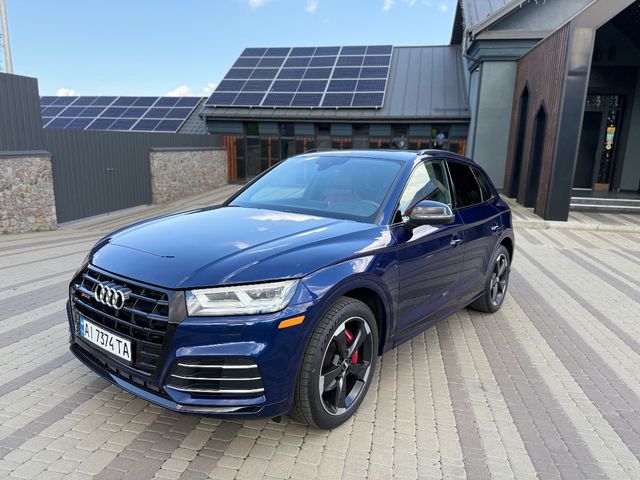 Audi SQ5 - фото 1