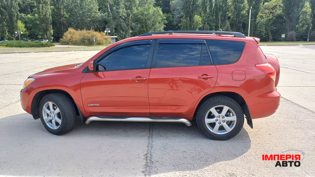 Toyota RAV4 - фото 13