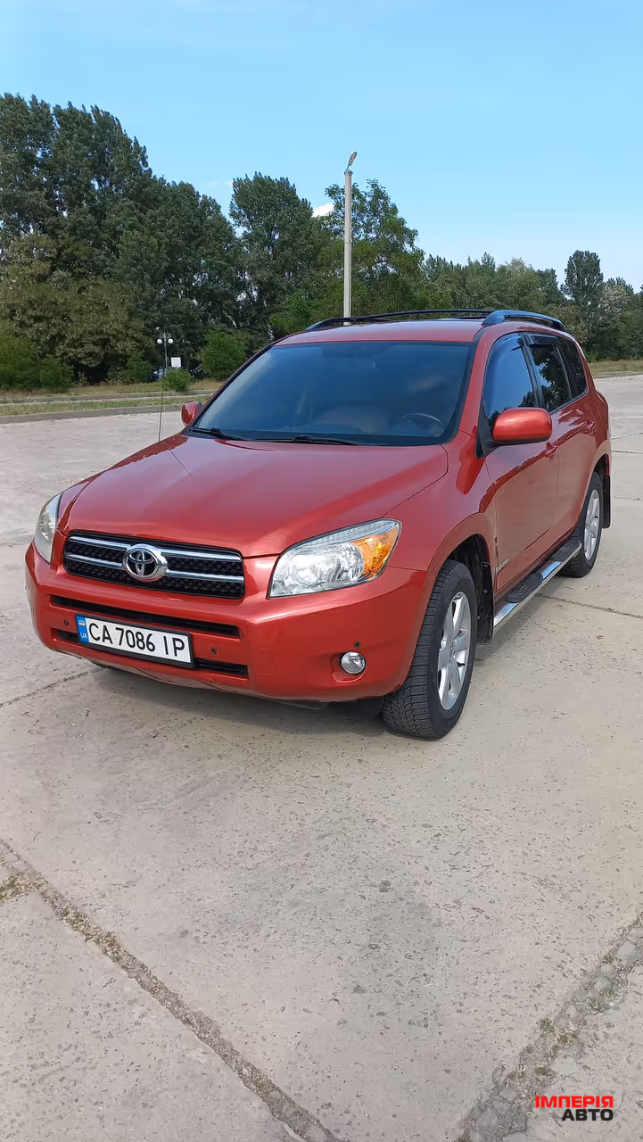 Toyota RAV4 - фото 3