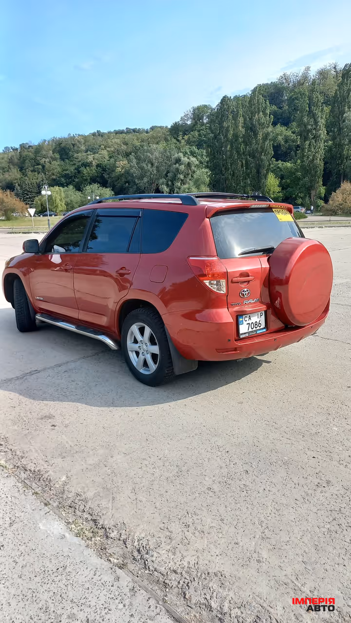 Toyota RAV4 - фото 14