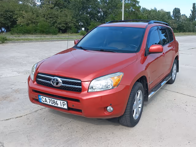 Toyota RAV4 - фото 4