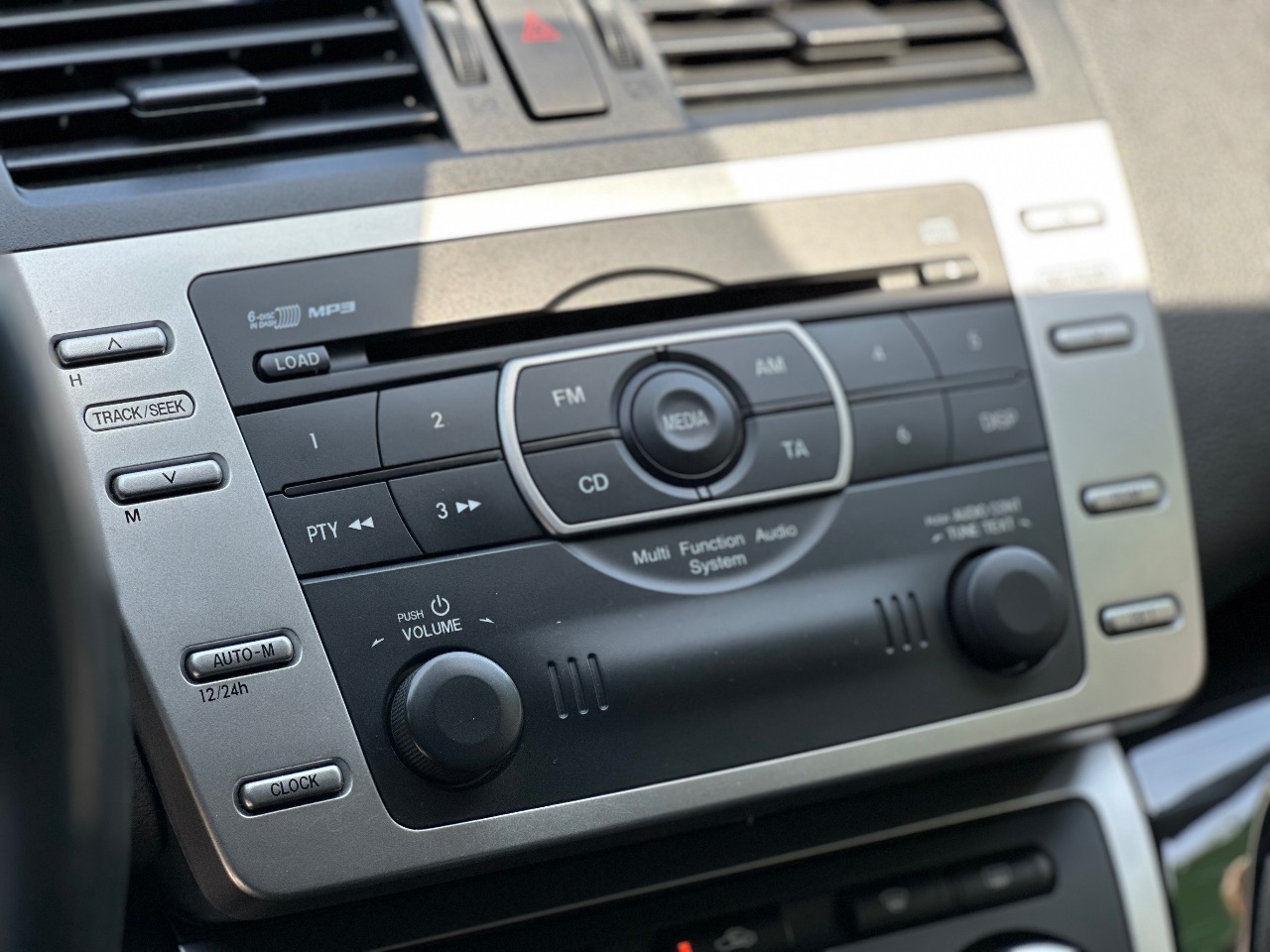 Mazda 6 - фото 16