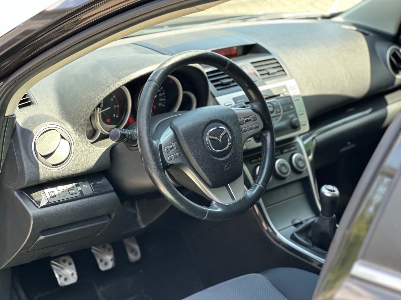 Mazda 6 - фото 15