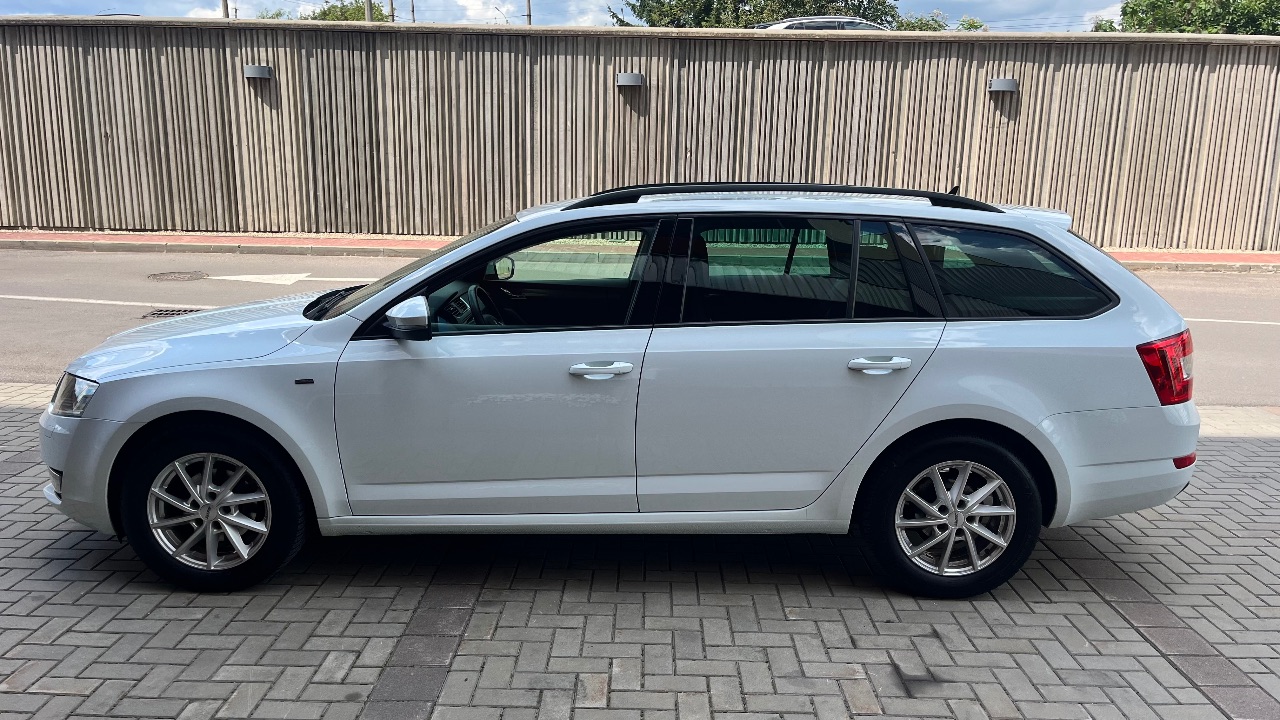 Skoda Octavia - фото 9