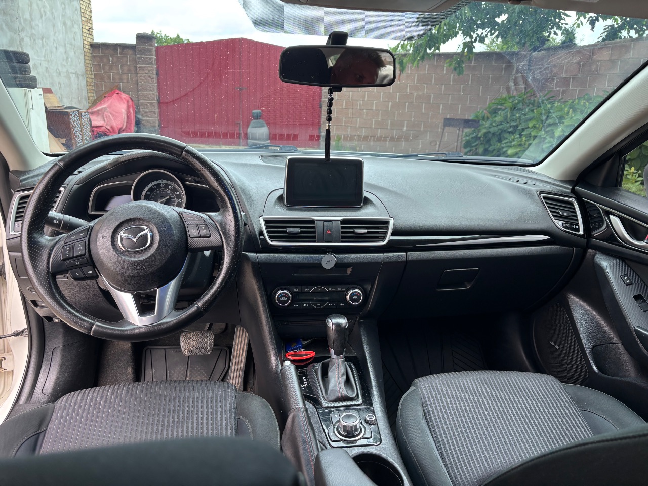 Mazda 3 - фото 6