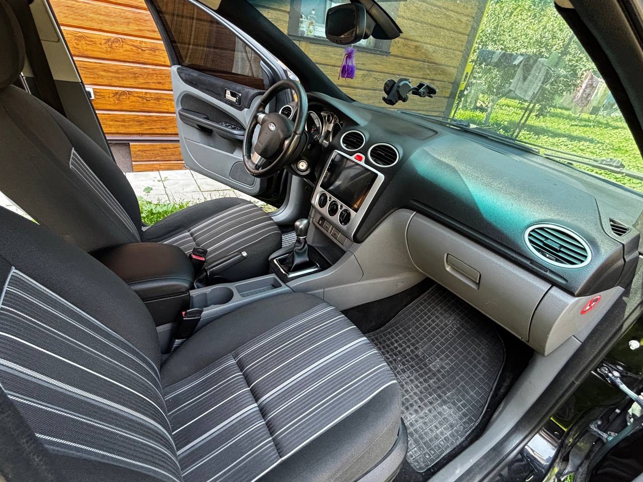 Ford Focus - фото 8