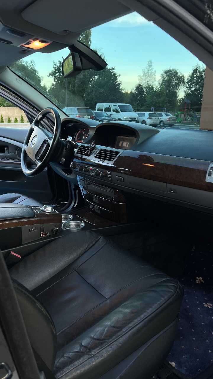 BMW 7 серії - фото 12