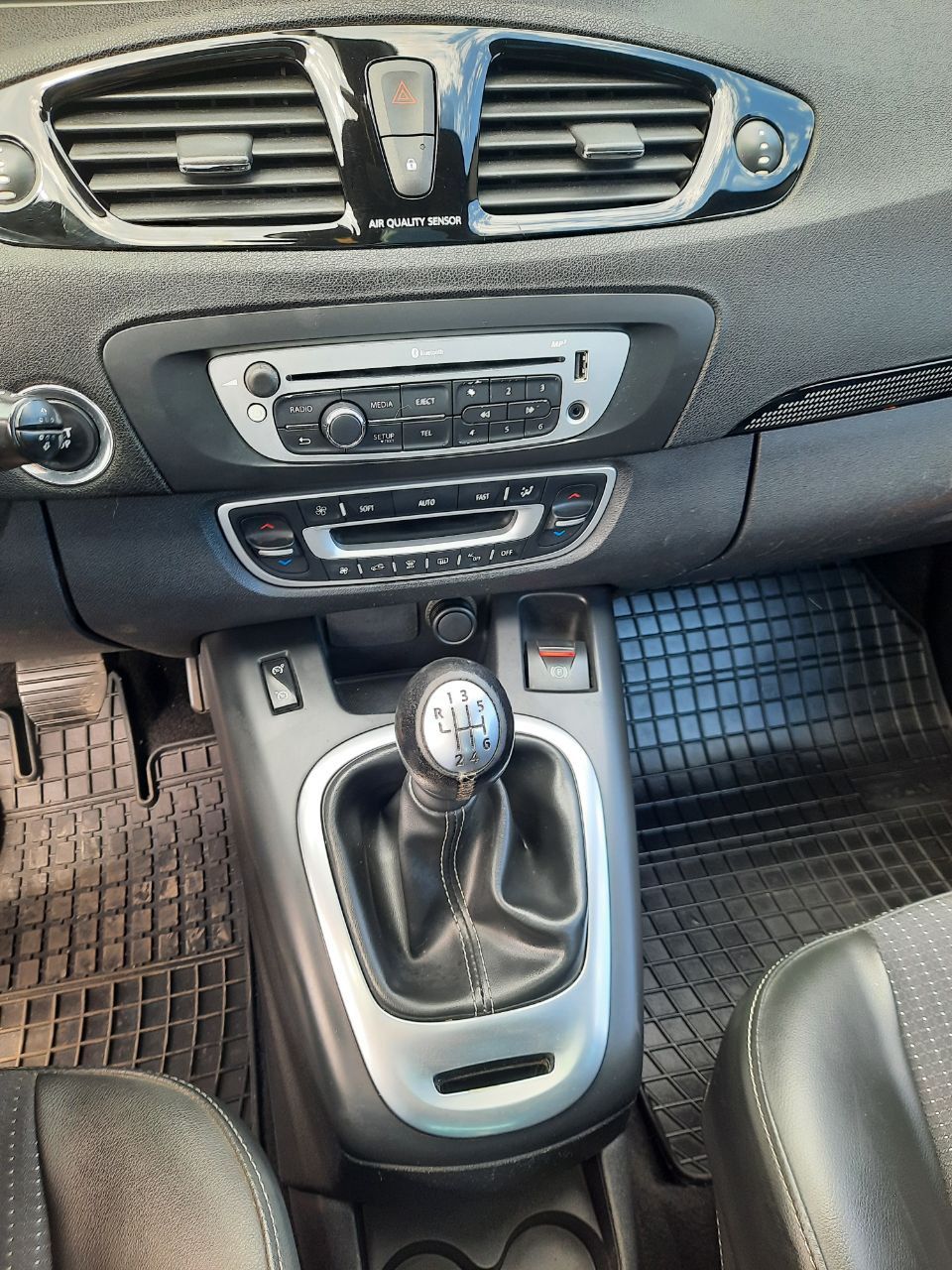 Renault Scenic - фото 29