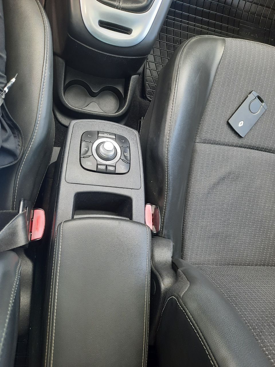 Renault Scenic - фото 36