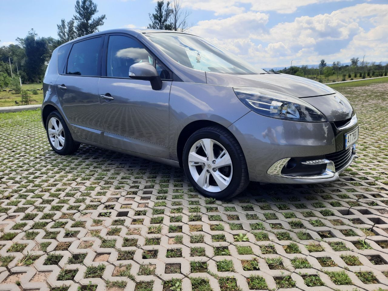 Renault Scenic - фото 2
