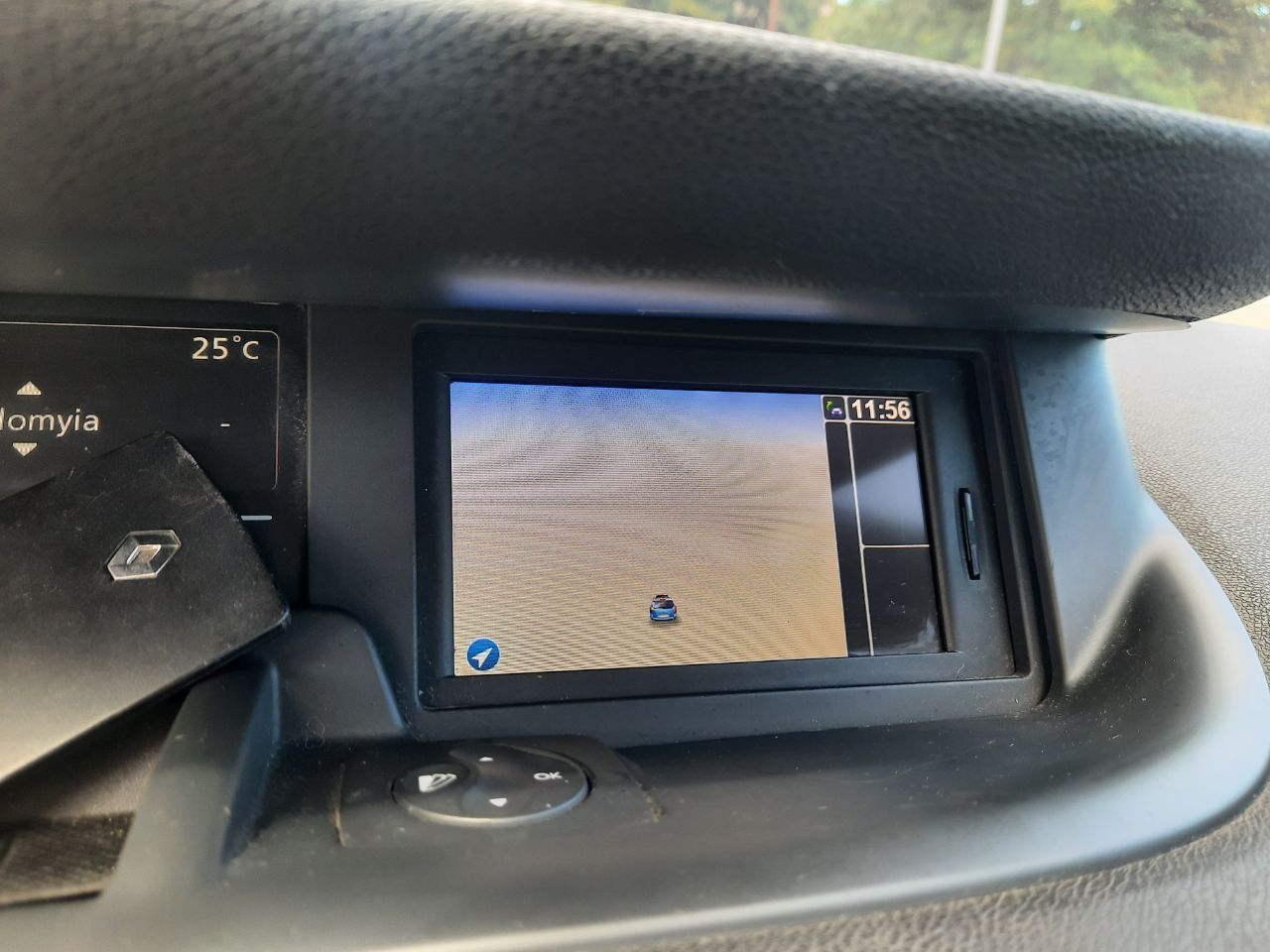 Renault Scenic - фото 9