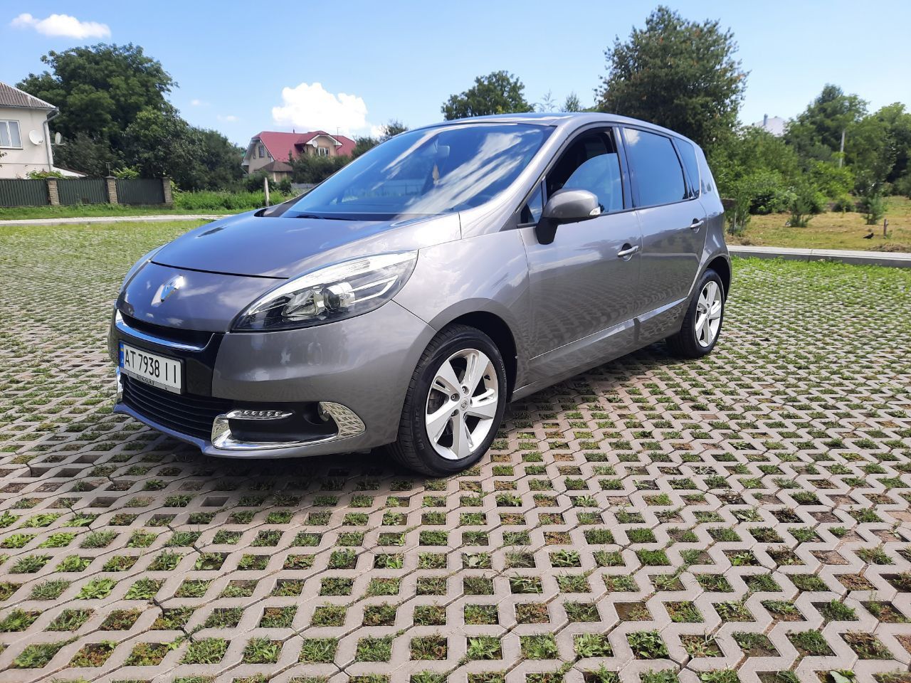 Renault Scenic - фото 3