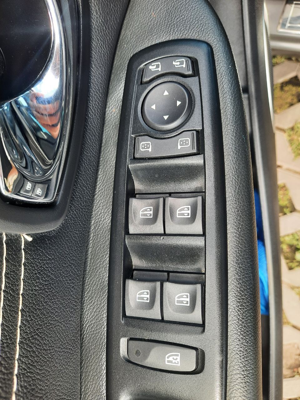 Renault Scenic - фото 10