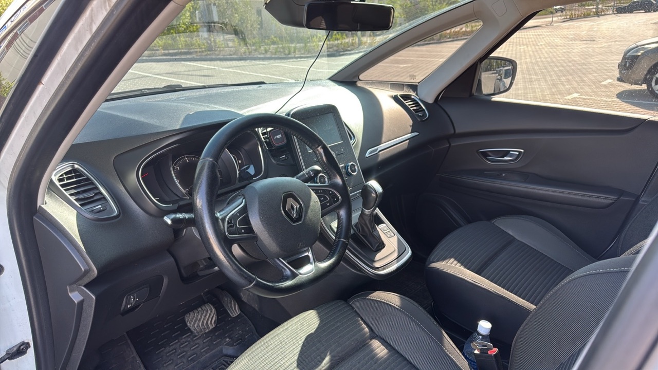 Renault Scenic - фото 4