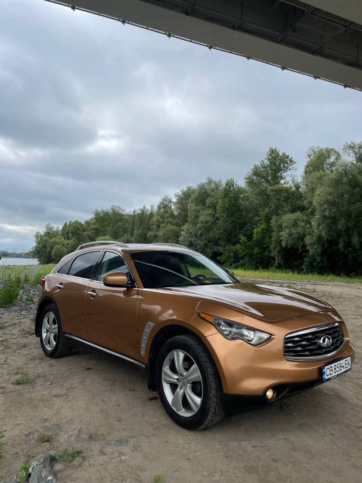 Infiniti FX - фото 2