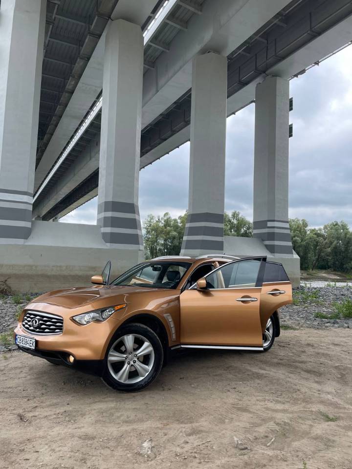 Infiniti FX - фото 6