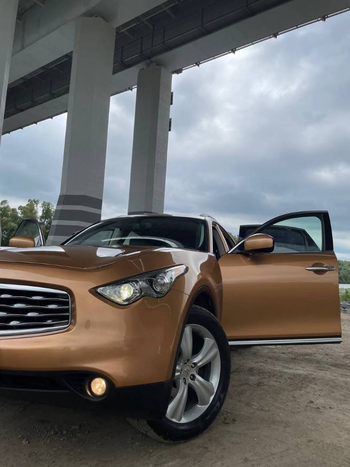 Infiniti FX - фото 5