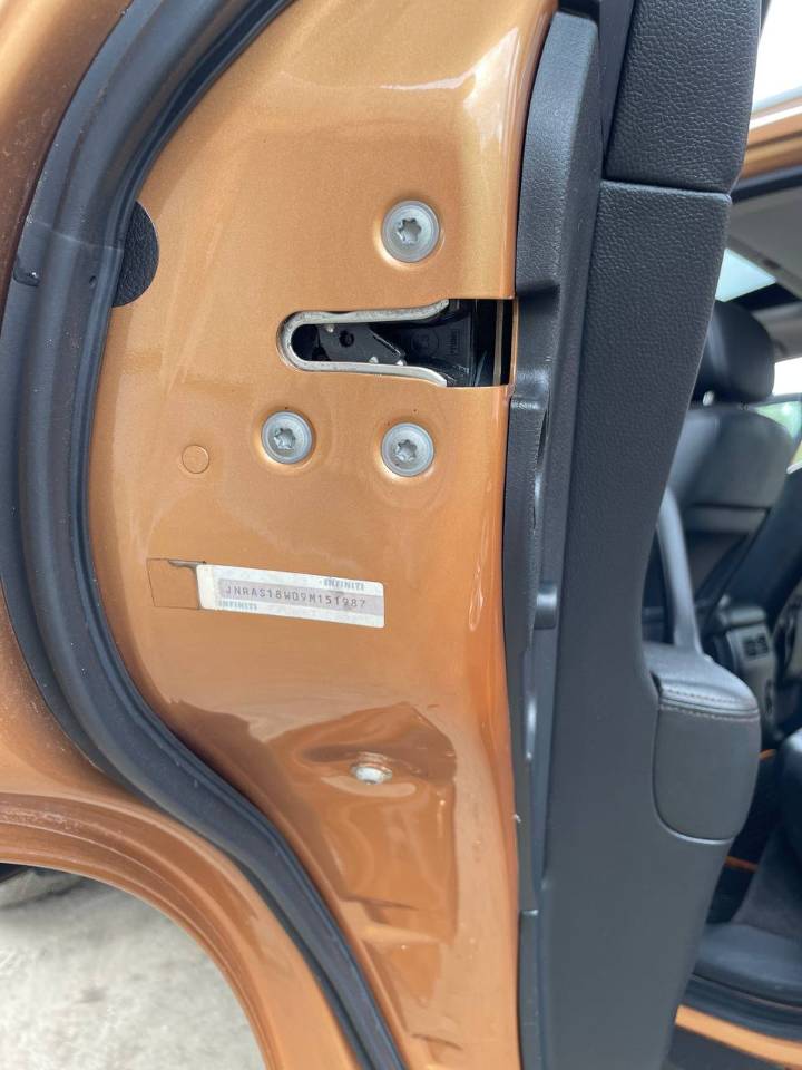 Infiniti FX - фото 22