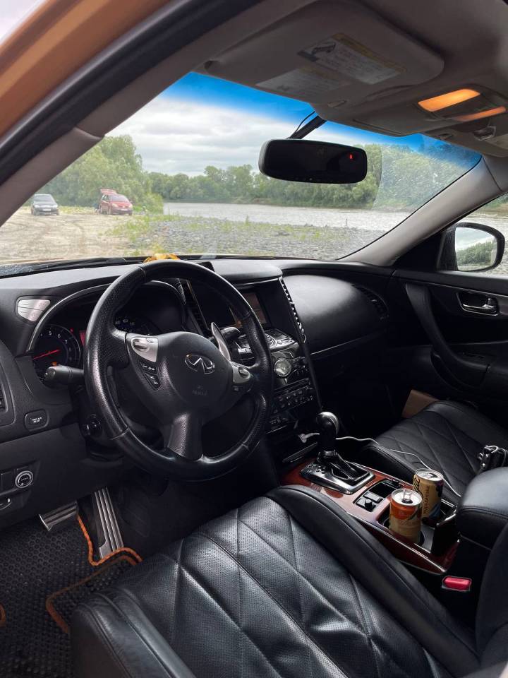 Infiniti FX - фото 28