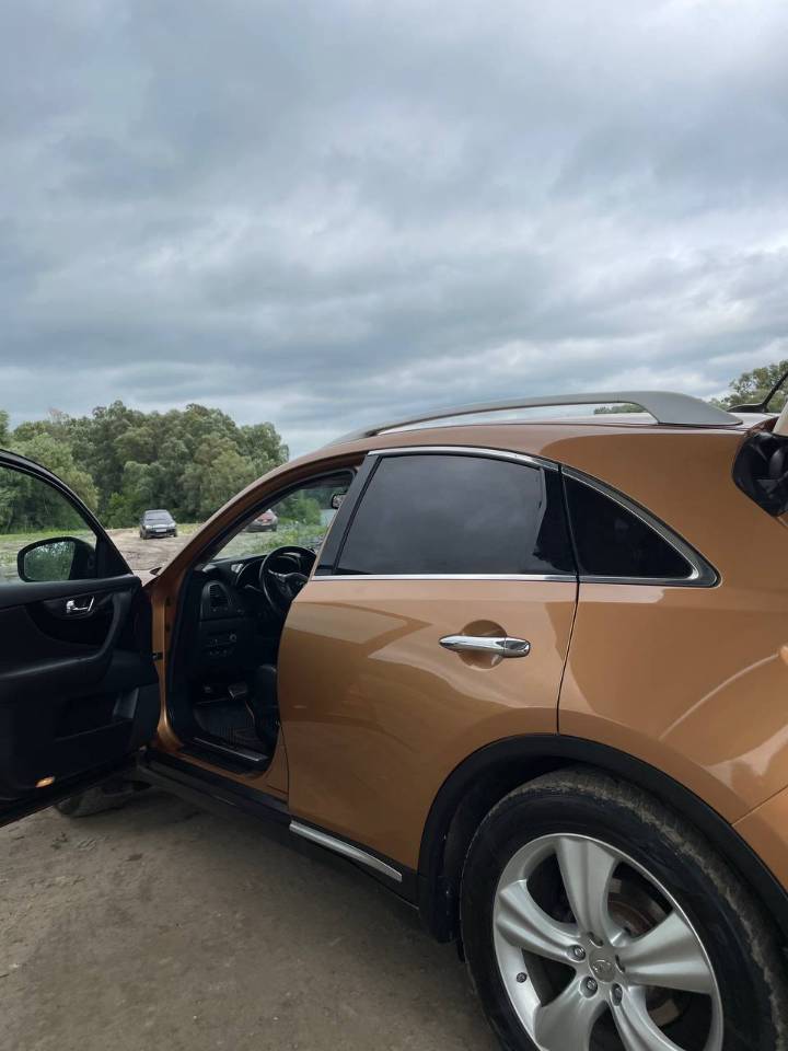 Infiniti FX - фото 14