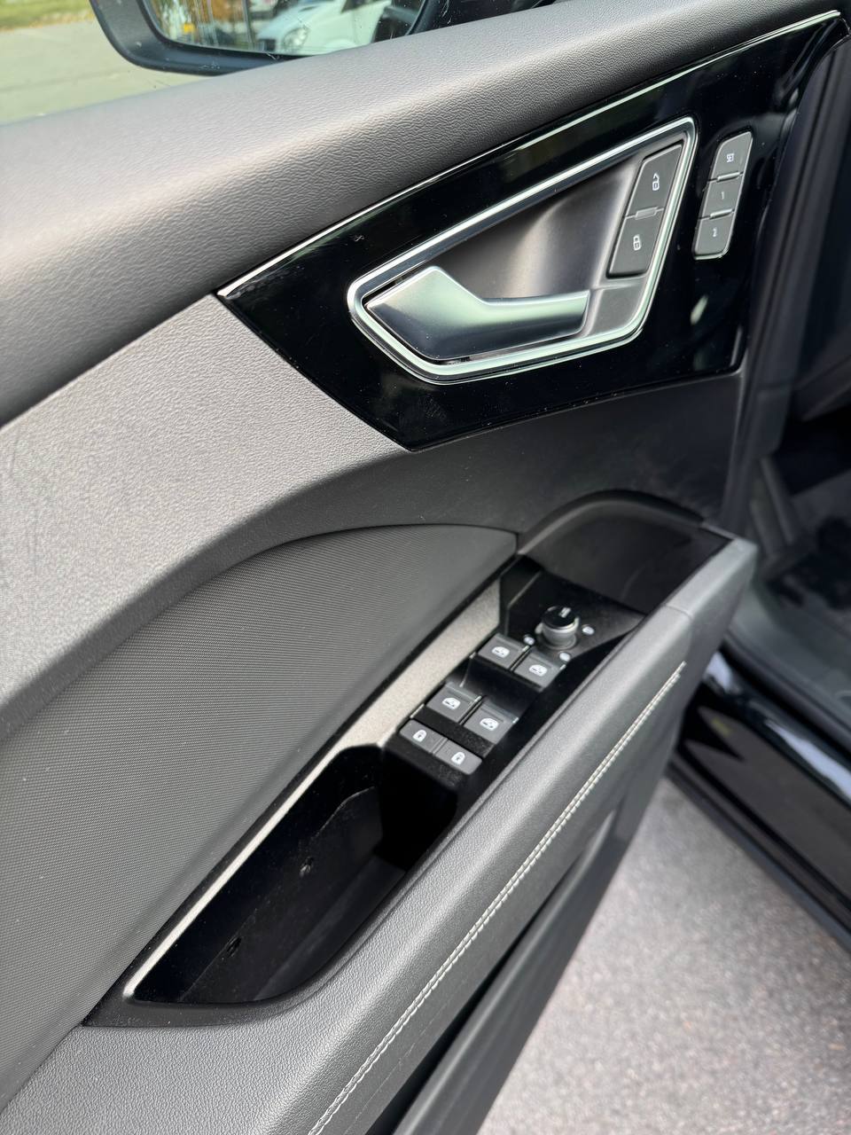 Audi Q4 e-tron - фото 14