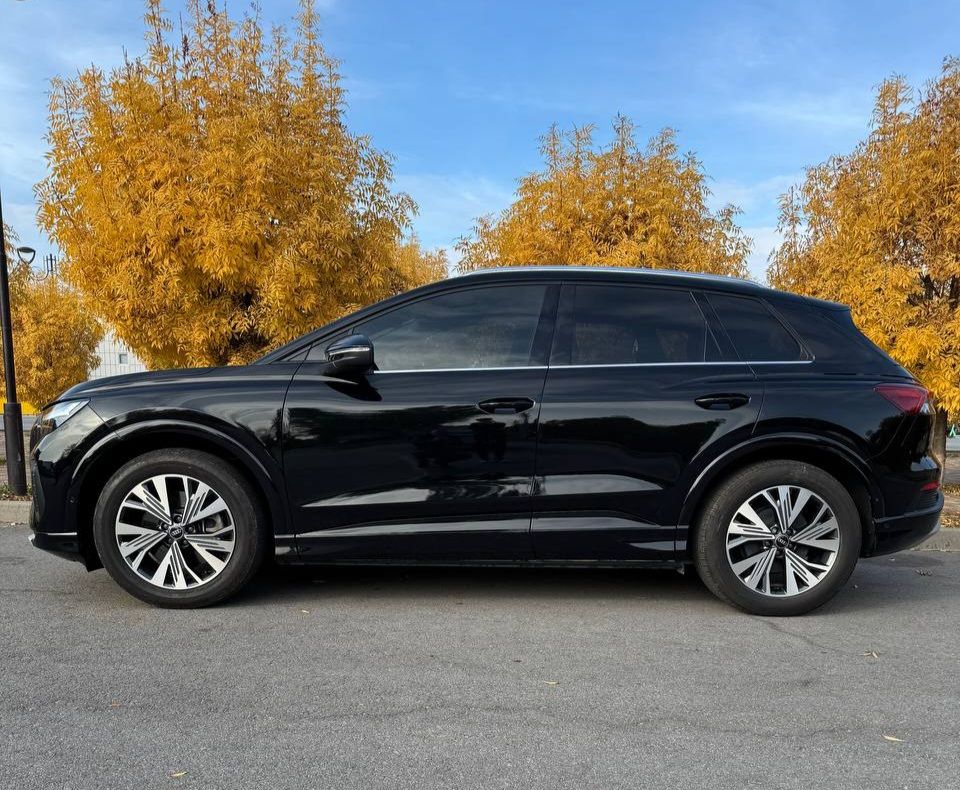 Audi Q4 e-tron - фото 4