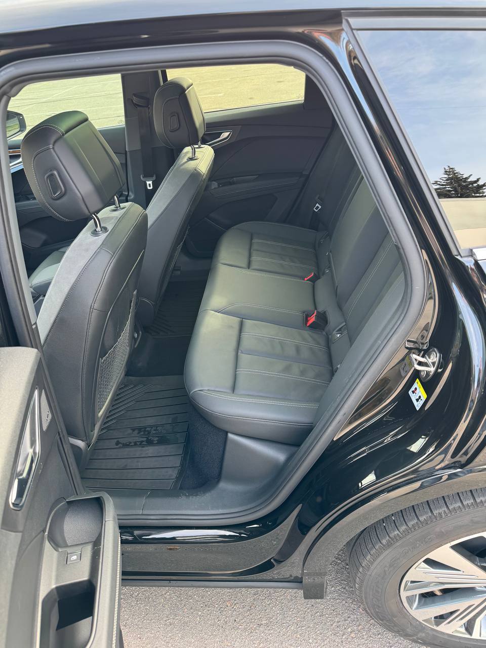 Audi Q4 e-tron - фото 16