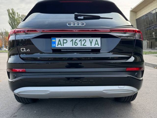 Audi Q4 e-tron - фото 2